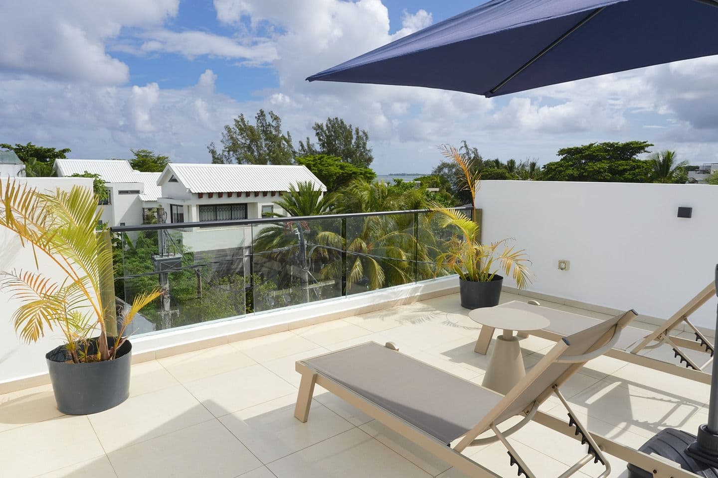 Appartement duplex de trois chambres avec rooftop vue mer et jacuzzi – Trou aux Biches - 3