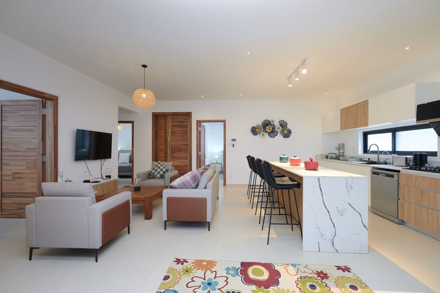 Three-Bedroom Duplex Apartment with Sea View Rooftop & Jacuzzi – Trou Aux Biches