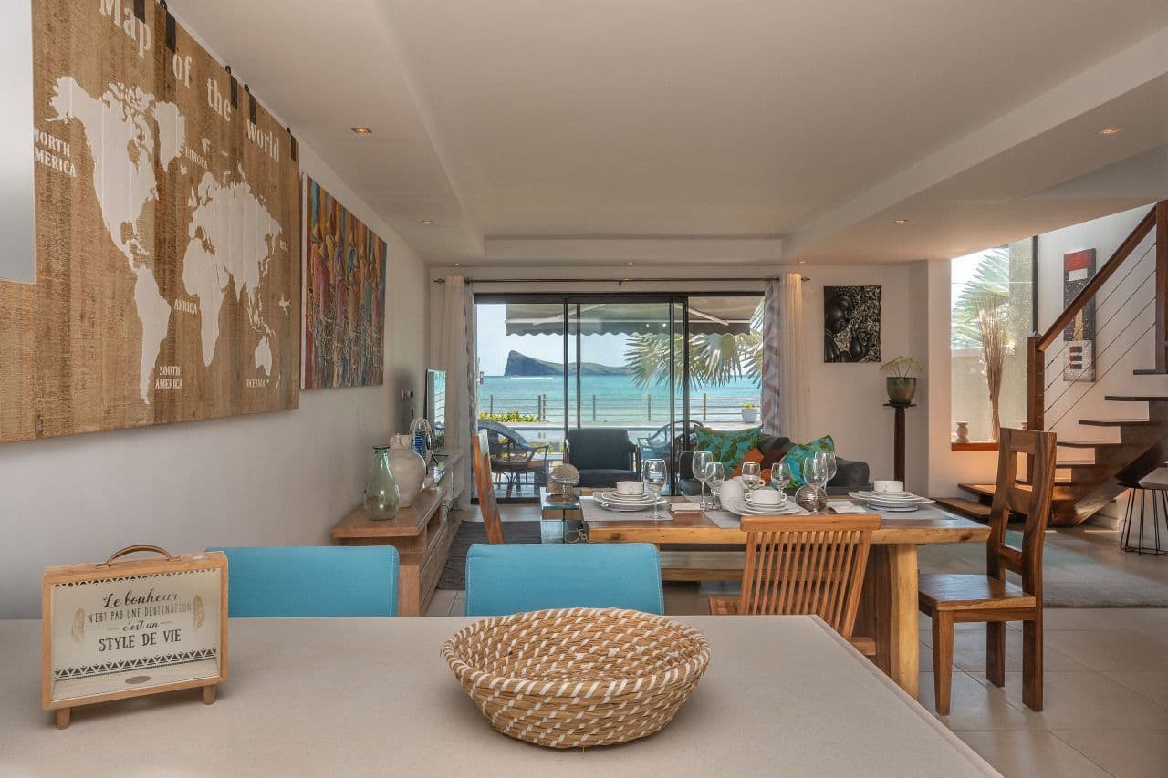 Three-Bedroom Seafront Apartment with Private Splash Pool - 5