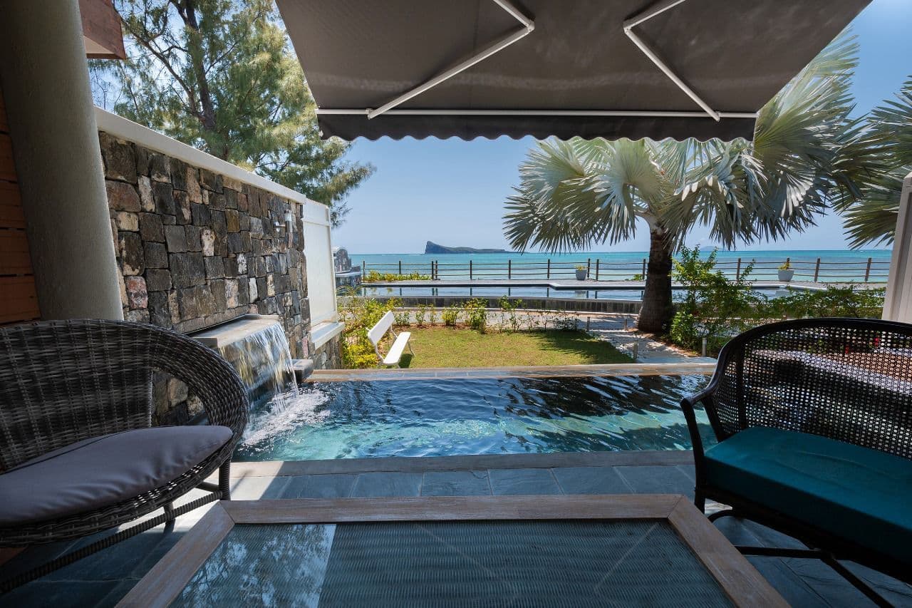 Three-Bedroom Seafront Apartment with Private Splash Pool - 3